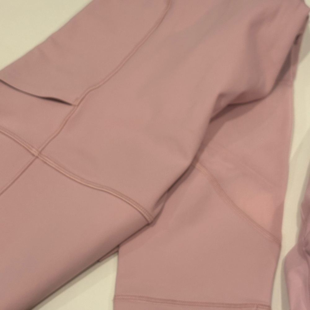 Athleta Salutation Stash Mesh tights 7/8
